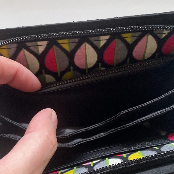 NWT Vera Bradley zip-around black quilted wristlet wallet - Picture 7 of 9